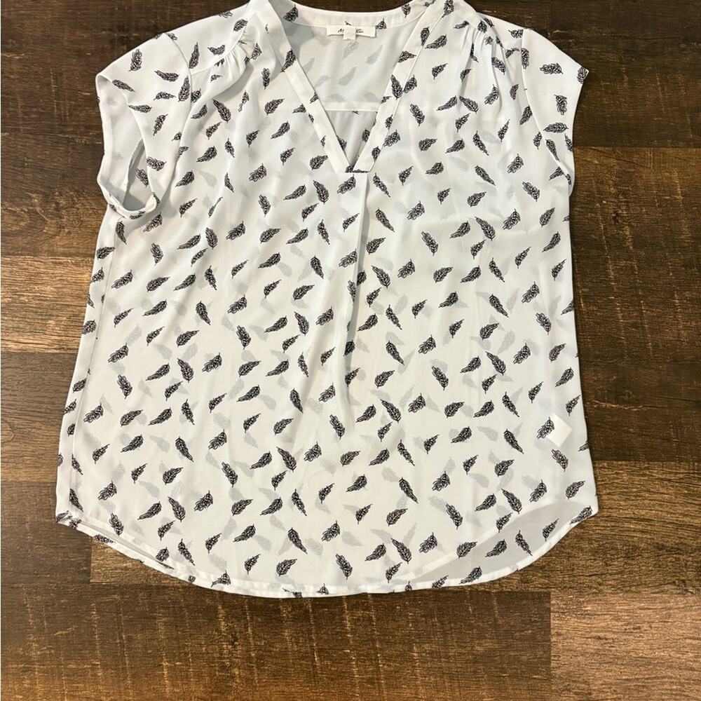 White and Black/pink Patterned (feather) Women's Top